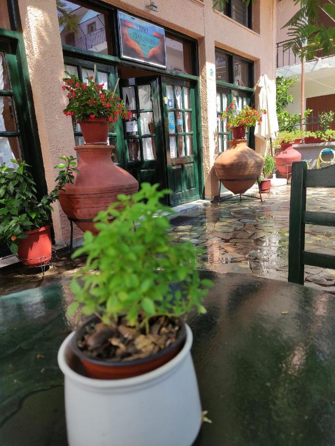 Pension Niki Skala Sykamineas Buitenkant foto